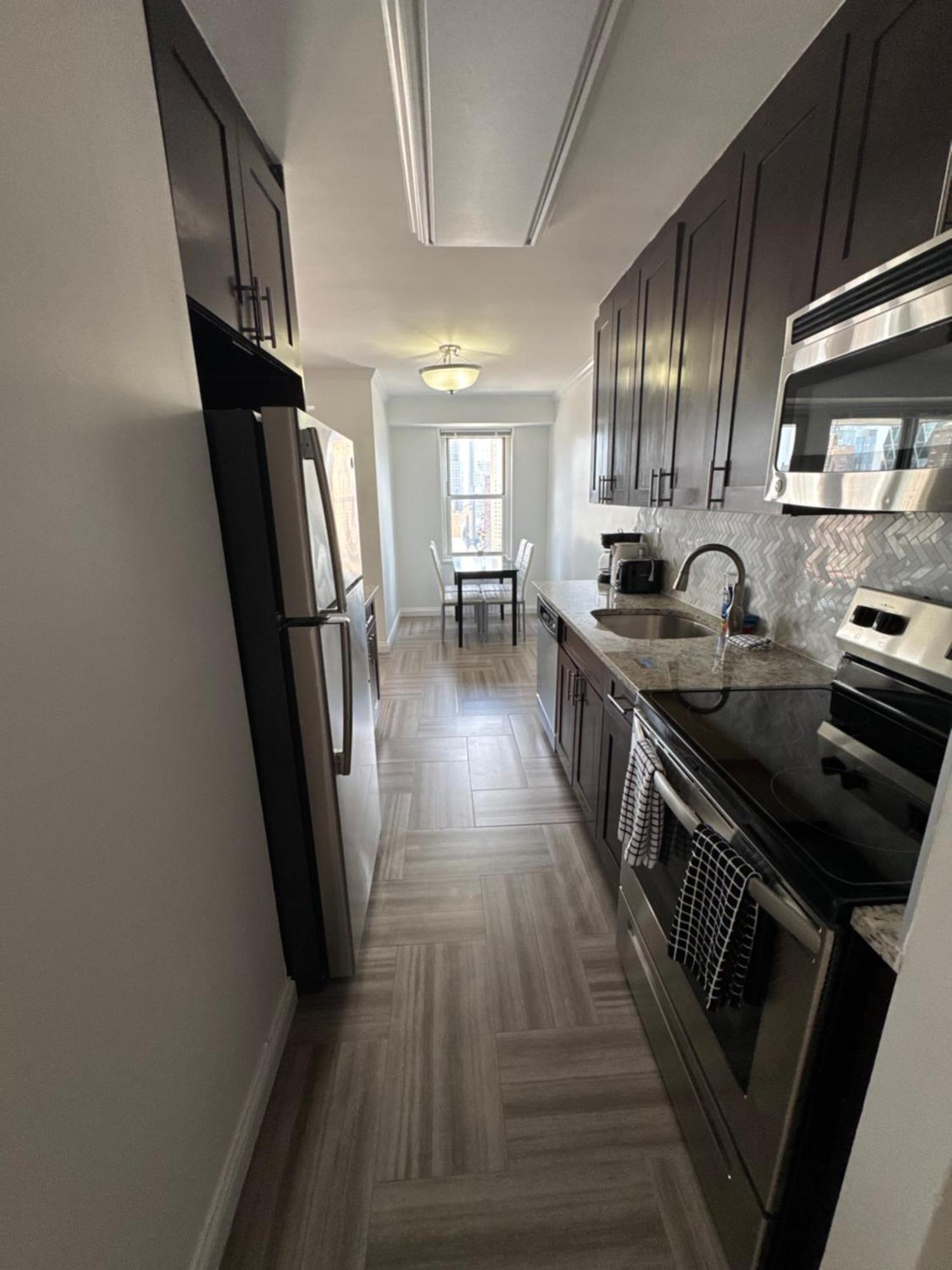 Midtown High Floor Fantastic Panoramic View Corner 2 Bedroom Appartement