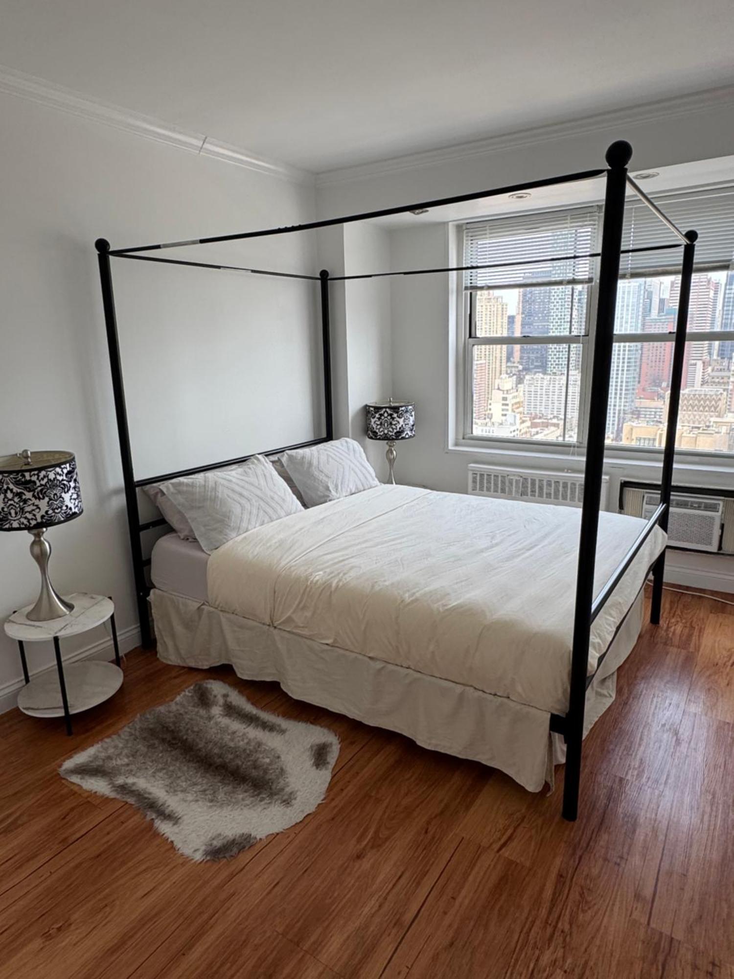 Midtown High Floor Fantastic Panoramic View Corner 2 Bedroom