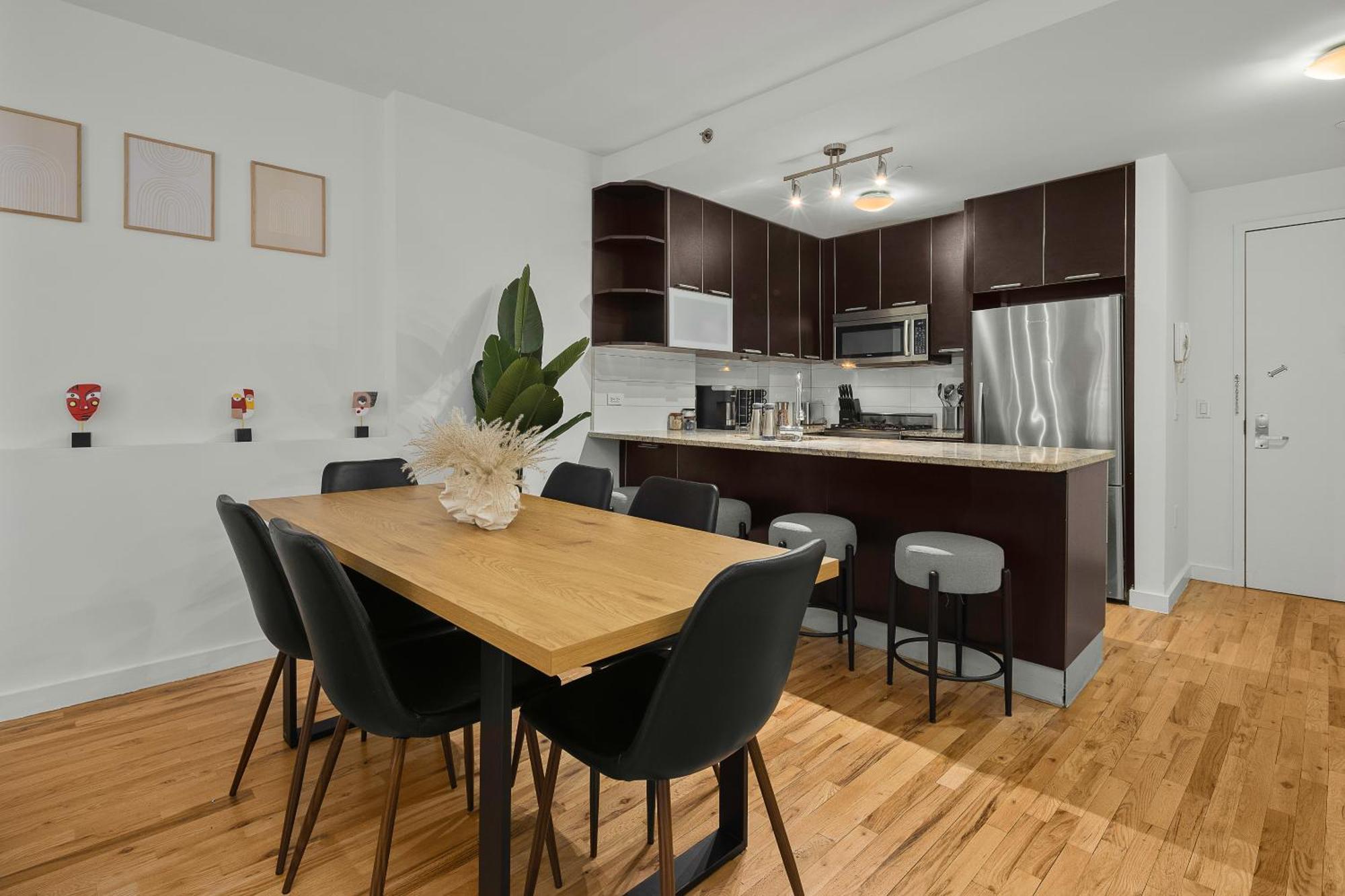 Modern 2br Steps From New York's Iconic Broadway Appartement