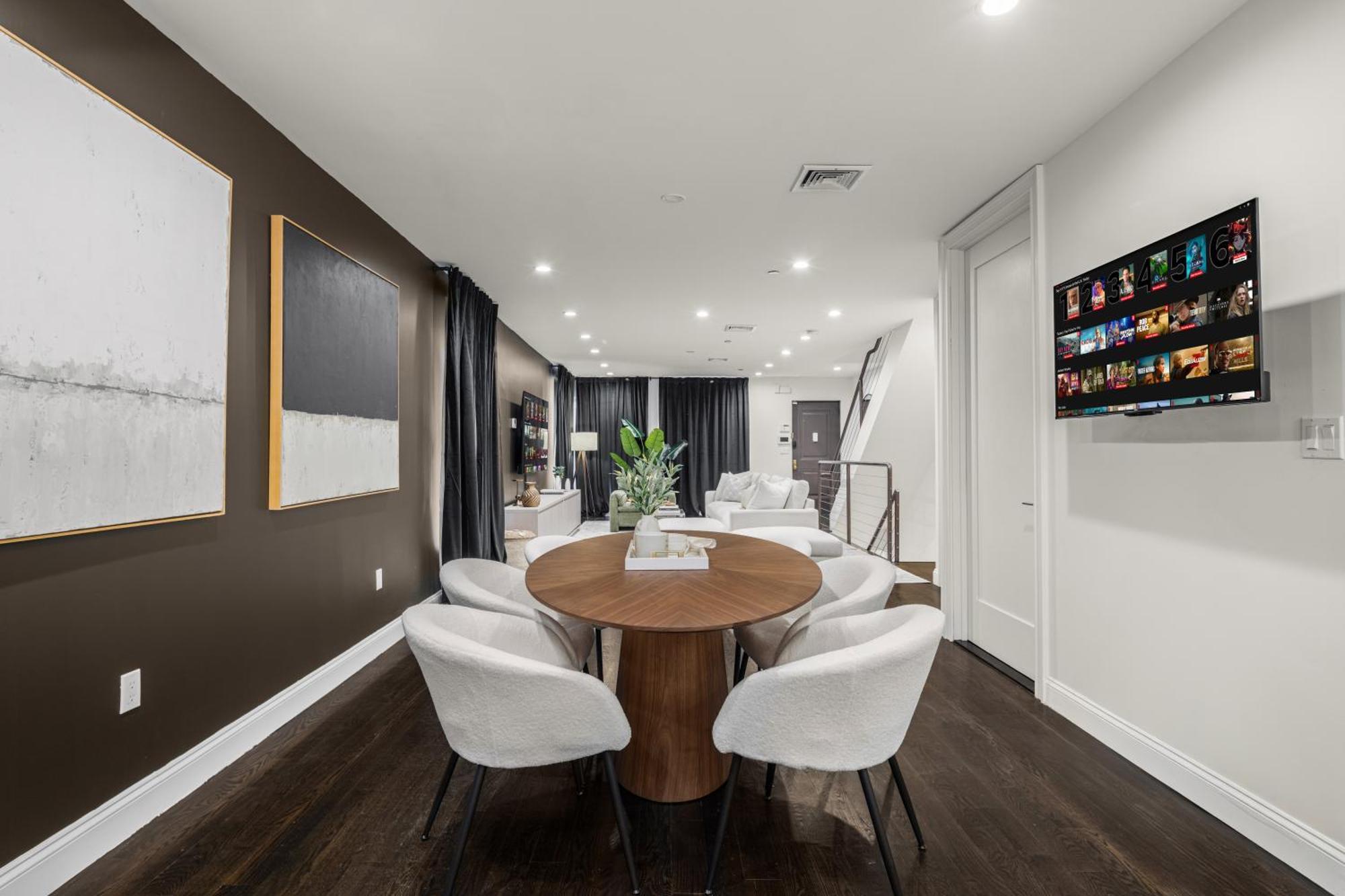 Stylish 3br Designer In Harlem With Parking New York