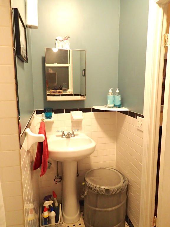 Large 1 Bedroom Chinatown * New York
