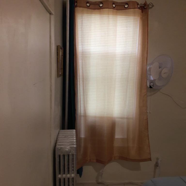 Studio And 1 Bedroom - Bronx *