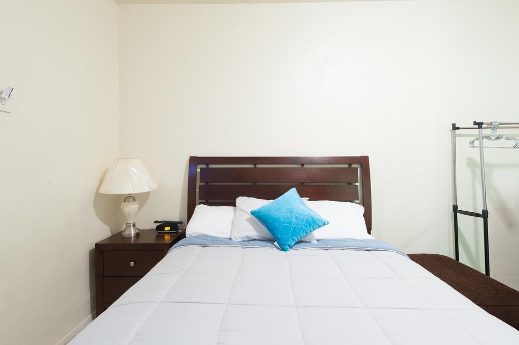 Studio And 1 Bedroom - Bronx