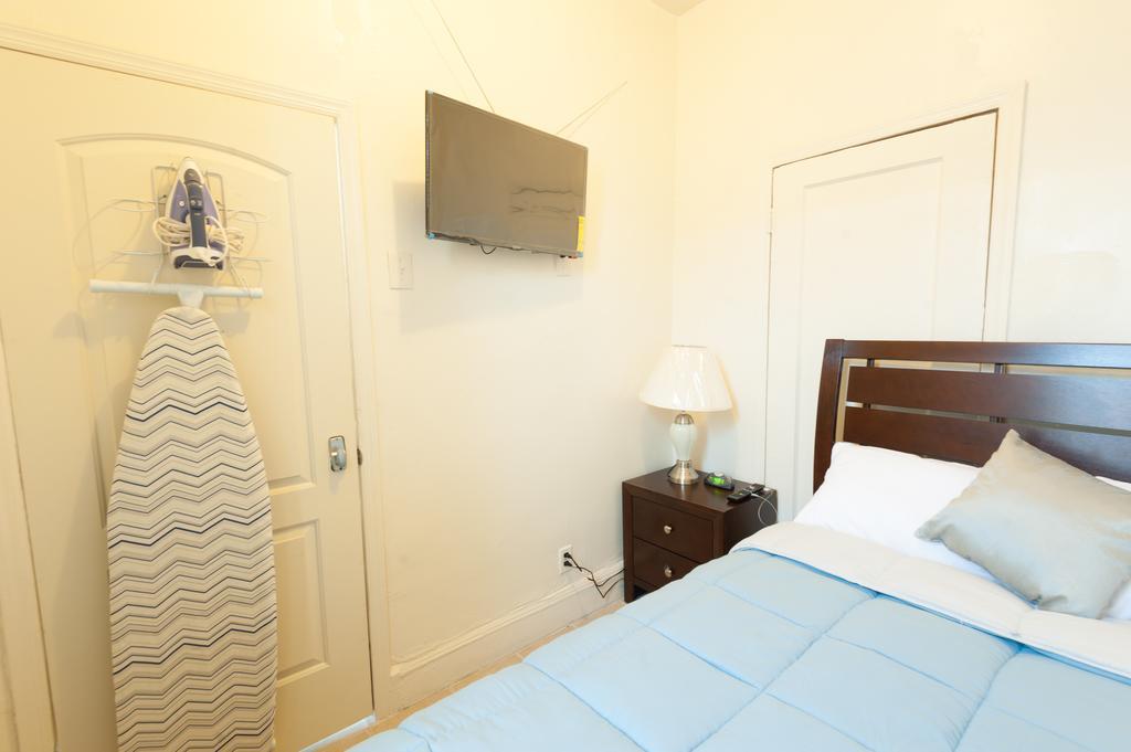 Studio And 1 Bedroom - Bronx *