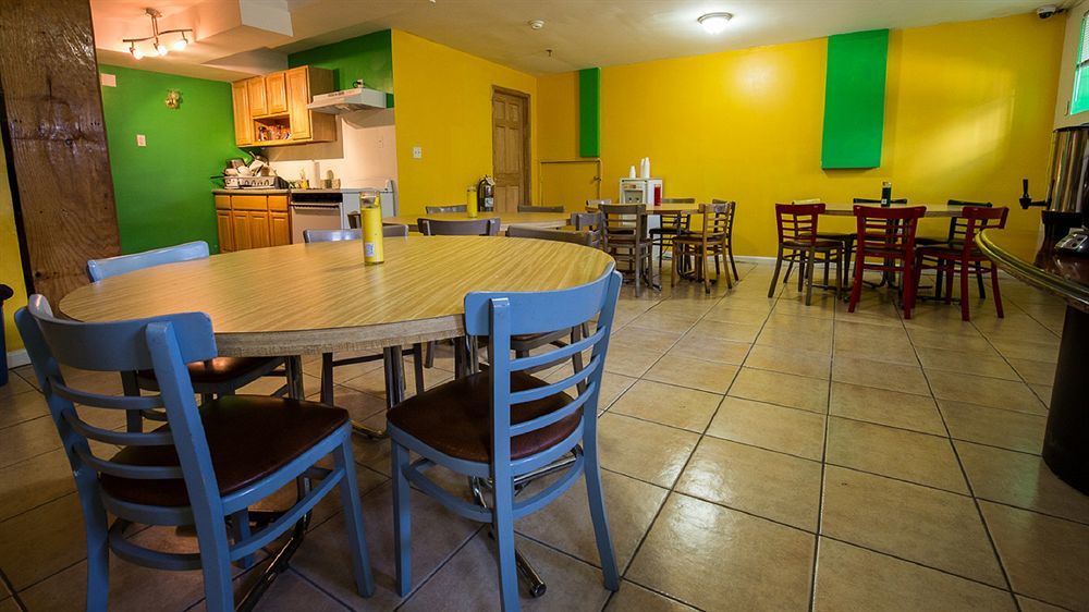 Auberge de jeunesse Ny Moore