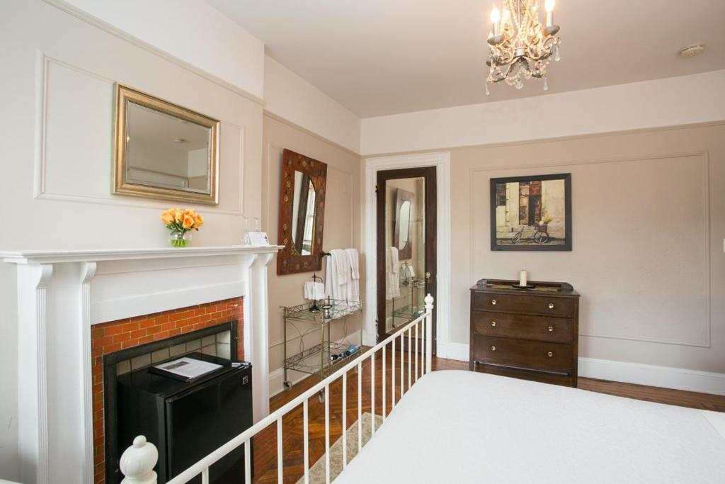Lefferts Manor 3*