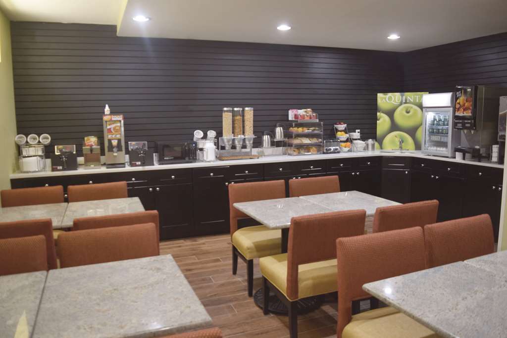 La Quinta By Wyndham Brooklyn Hotel