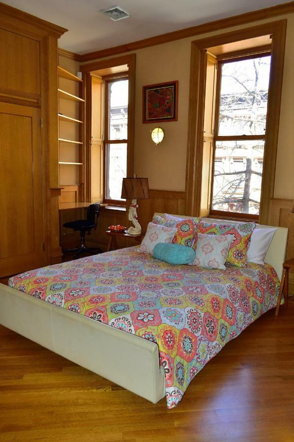 Harlem Jazz Getaway Mansion. Hébergement de vacances