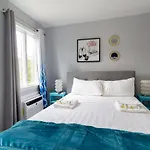 Stunning Private Room Suite 2 With Private Bathroom In Duplex Apartment In Brooklyn, Ny