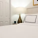 69-3C Stylish Lower East East 1Br Apt Brand New