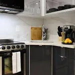 78-1A New Modern 1Br W&D Walk To Central Park