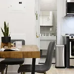 78-1A New Modern 1Br W&D Walk To Central Park