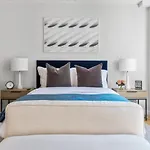 Modern Studio Suite With Charming Juliet Balcony In Upper East Side