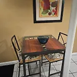 Warm Queens Apartment 5 Min From Laguardia 1 Min From Train