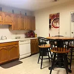 Modern 2 Bed One Bath At West Side