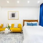 1597-1 Large Studio W D In The Unit Prime Ues