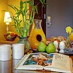 Hotel Giraffe By Library Hotel Collection