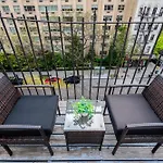 1597-Phn Ph Duplex -Private Outdoor Deck W D