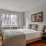 Lenox Hill 2Br W Elevator Doorman Nr Art Nyc-1284