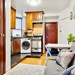 2 Bedroom Cozy Apartment Next To Rockefeller Center