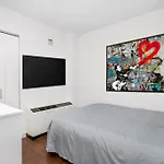 Sleek 1-Bedroom In The Financial Dsitrict