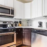 Stylish Private Room In Upper East Side!