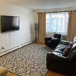 Beautiful 3 Bedroom Apartment In Nyc!