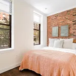 Chic Room Stay Near 3Rd Street Promenade With Shared Bathroom