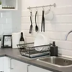 2 Bedroom Modern Unit In Central Manhattan