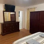 Luxurious 3 Bedrooms Apt With Master 2 Bathrooms