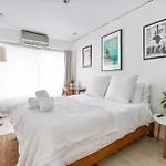 Chinatown Essential 2 Bedroom 900 Square Feet