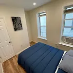 2 Bedrooms Flat 5 Minutes From Times Square