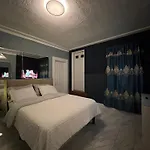3 Bedrooms In 2Nd Floor Modern Brooklyn Home, Close To J Train