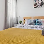 Central Manhattan 2 Bd Time Square Unit