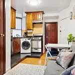 Central Manhattan 2 Bd Time Square Unit
