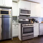 39-3 Newly Renovated 3 Br