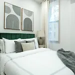 317-2D Brand New Modern 1Br W&D Near Central Park