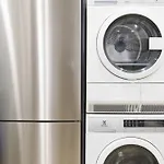 24-15 New Studio Gramercy W&D