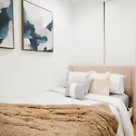 1288-4Rn Newly Furnished Prime Ues 2Br