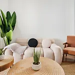 1290-10 New Renovated 2 Bedrooms In Ues