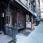 83-2Fe Ues Central Park Newly Furnished Studio