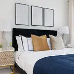 78-4A New 2Br Duplex With A Private Outdoor Ues