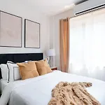 78-3C Newly Renovated 1Br Wd Walk 2 Central Park