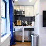 69-5A Celebrate The Season Modern Lower East Side 1Br Apt