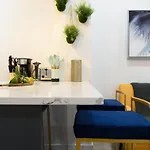 1597-9 Renovated Studio Prime Ues Wd In Unit