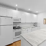 105- 4Brs In The Heart Of The East Village