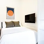Unbeatable & Cozy 4Bdr & 1 Bth In Manhattan