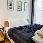 4Br Apt Two Blocks To Central Park Elevator, Laundry, Virtual Doorman