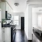 39-2 Renovated 3Br Prime Hudson Yards Area