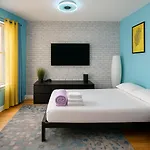 Modern Xl Queen Room Comfort